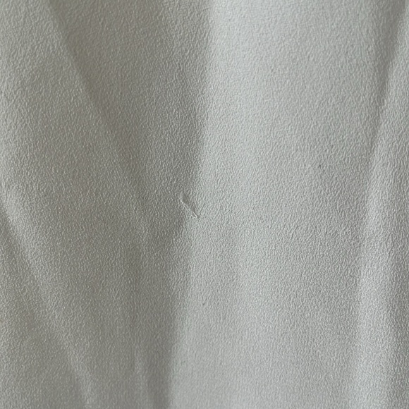 White sleeveless top - Picture 3 of 5